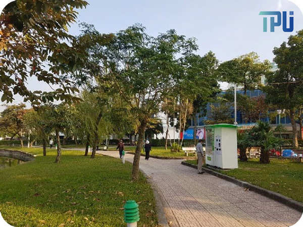 Máy bán hàng tự động tại công viên thành phố Hồ Chí Minh