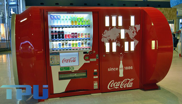 Máy bán hàng kết hợp với quảng cáo của công ty Coca-Cola